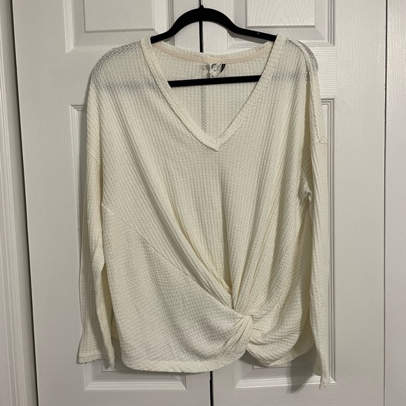 Anthropologie Akemi + Kin Waffle Thermal Knit Hem Twist Long Sleeve Size L - Picture 2 of 6
